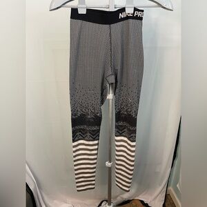 Limited edition Nike Pro‎ leggings size small
